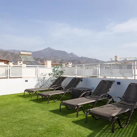 Terraza Mar Y Montaña * Nerja