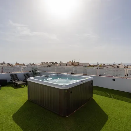 Terraza Mar Y Montaña * Nerja