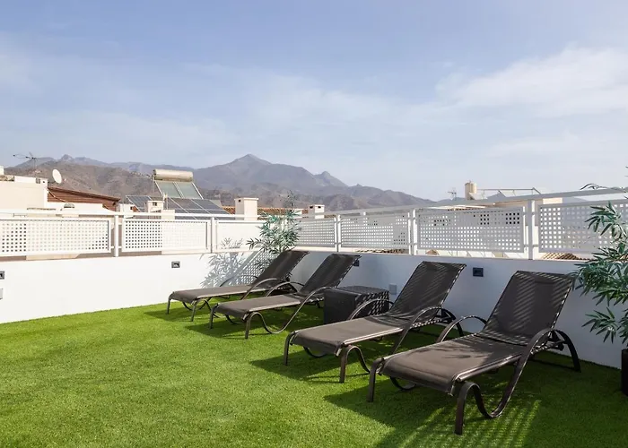 Terraza Mar Y Montaña * Nerja