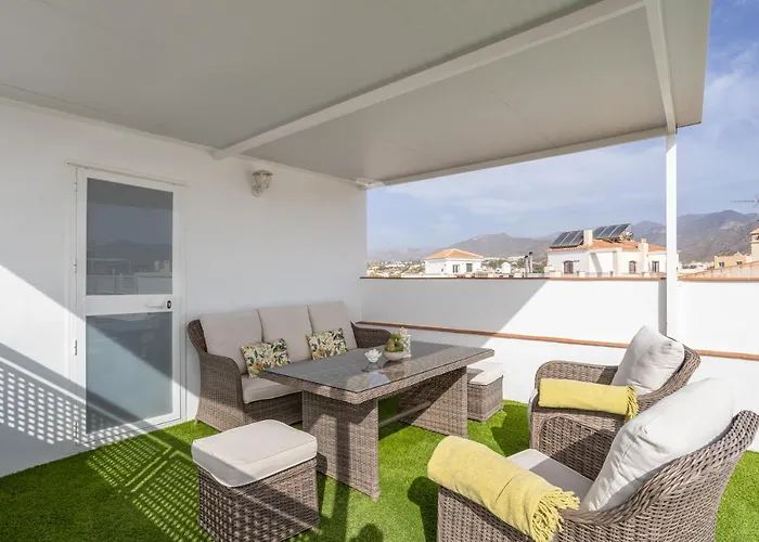 Terraza Mar Y Montaña Apartamento Nerja