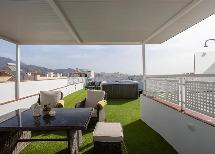 Terraza Mar Y Montana * Nerja